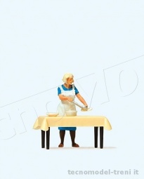 Preiser 28130 Moglie che serve a tavola