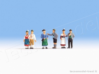 Noch 15578 Persone in costume tradizionale