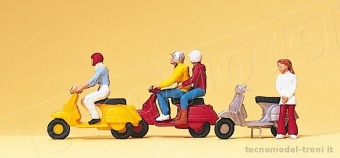 Preiser 10128 Scooteristi in Vespa